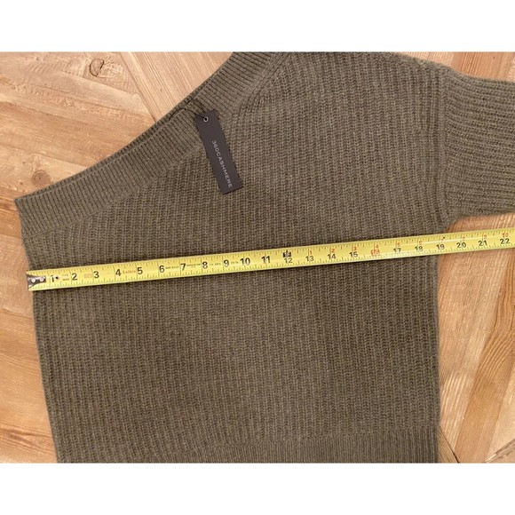360 CASHMERE Lena One-Shoulder 100% Cashmere Sweater in Olive Size Small NWT - Picture 4 of 7